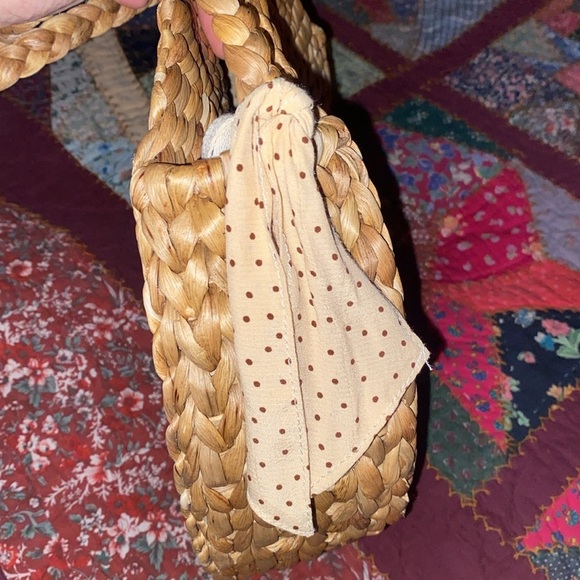 Faithful The Brand Shelby 100% Water Hyacinth Round Woven Crossbody - Picture 5 of 6